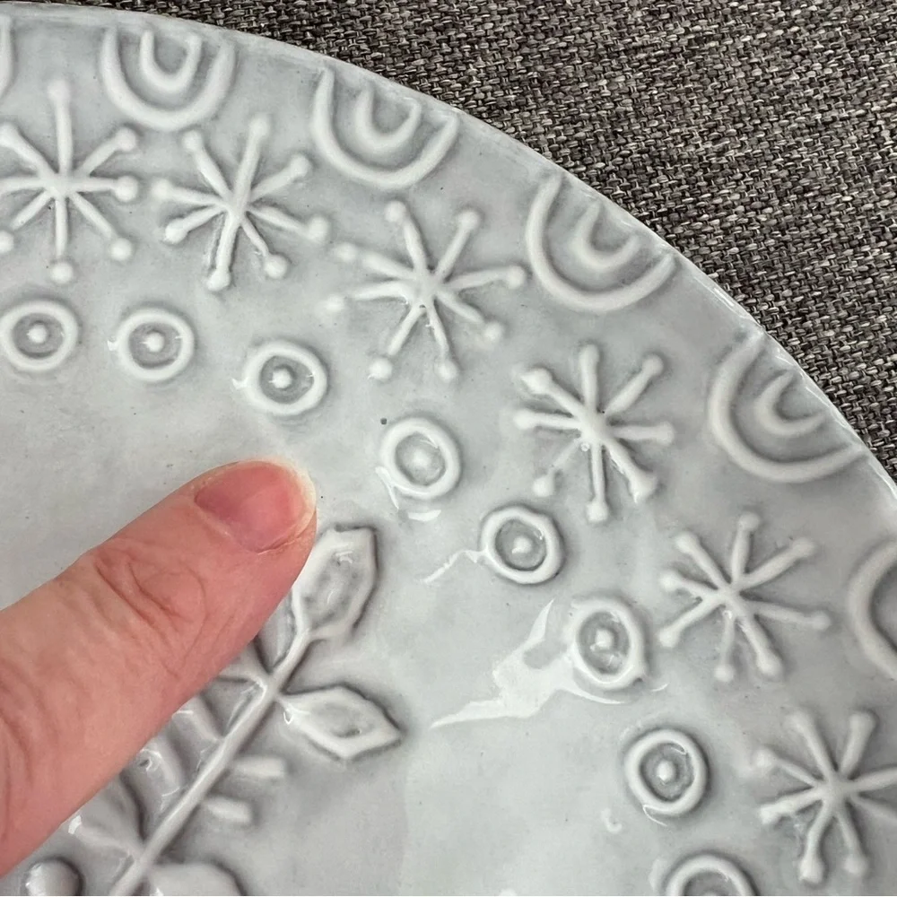 Crate & Barrel Light Grey White Snowflake Pattern Salad Plates Set of 2 RARE
